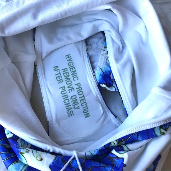 NEW Camilla Ring of Roses Ruffle Swimsuit - Picture 7 of 8